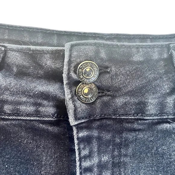 Forever 21 Black High Waist Denim Shorts with Double Button Closure | Size 27 - Picture 4 of 5